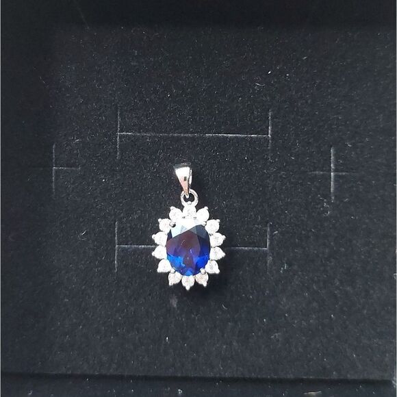 Host Pick 🥳2.6 Carat Swiss Sapphire Sterling Silver Necklace - Picture 9 of 11